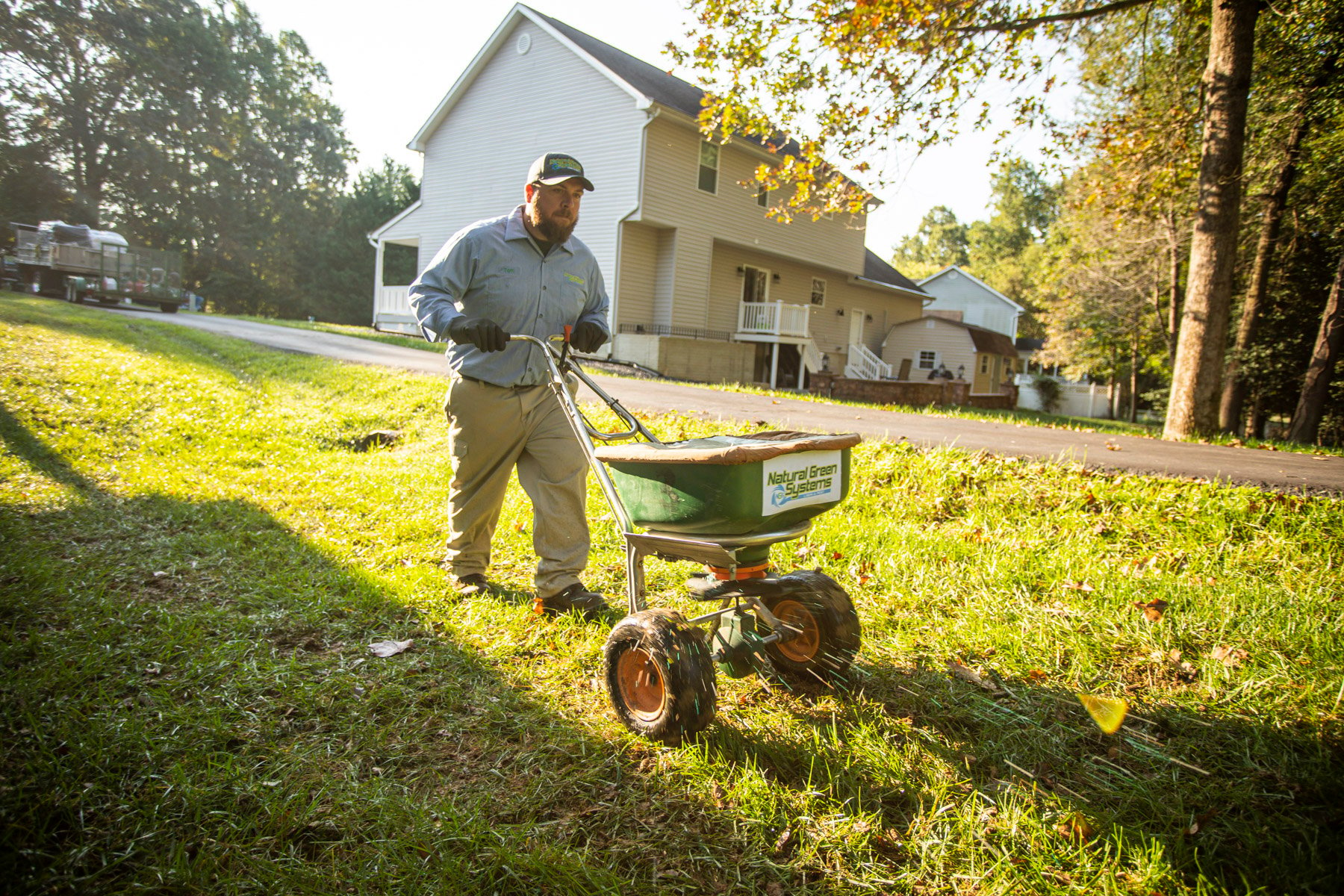 Granular lawn fertilizer